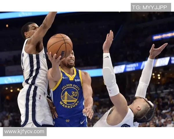 勇士与灰熊精彩对决全场录像回放及赛后分析分享