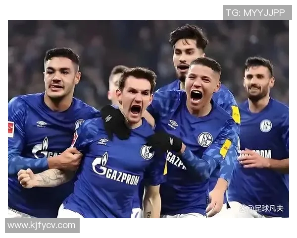 雷丁与斯蒂文尼奇的激烈对决展现英冠联赛的精彩魅力与竞争态势